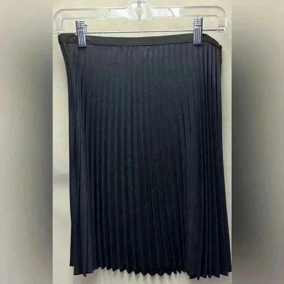 Lily White Vintage Black Pleated unlined Mini Skirt Size Small Made in USA - Picture 2 of 5